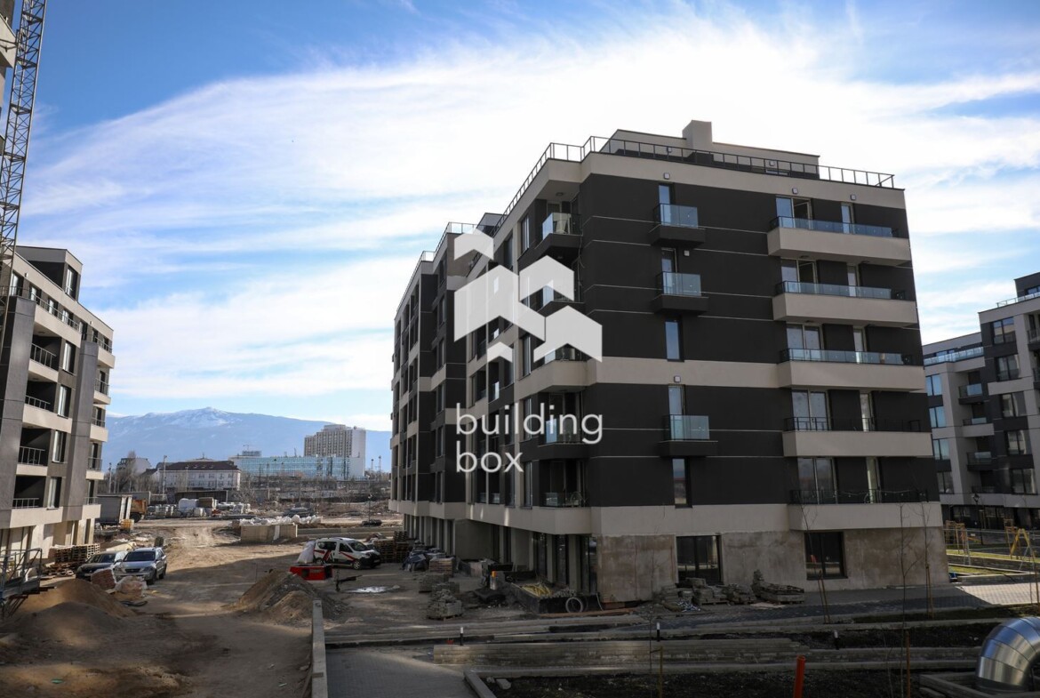 Тристаен апартамент в комплекс "Капитол Резиденс" - 0