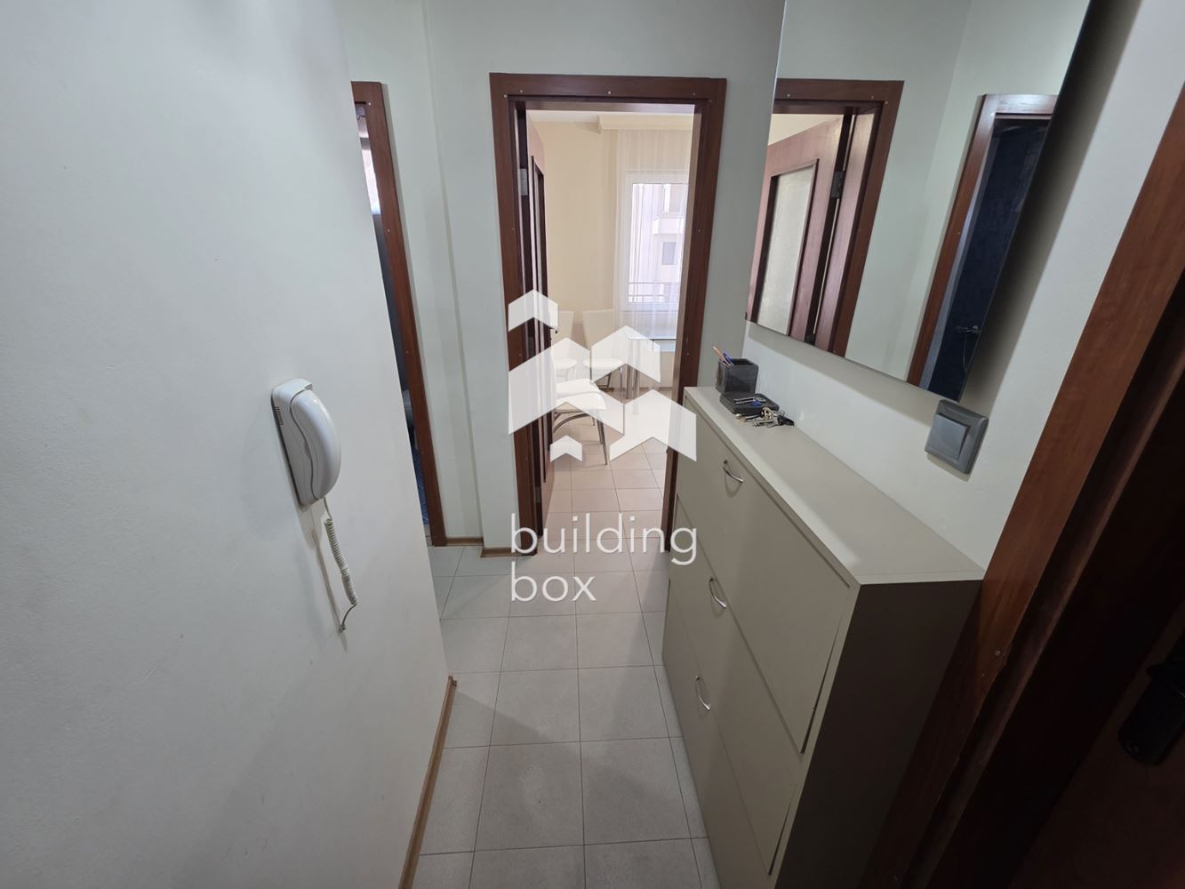 Тристаен апартамент в сърцето на кв. Кършияка до "Холидей Ин" и "БИЛЛА" - 0