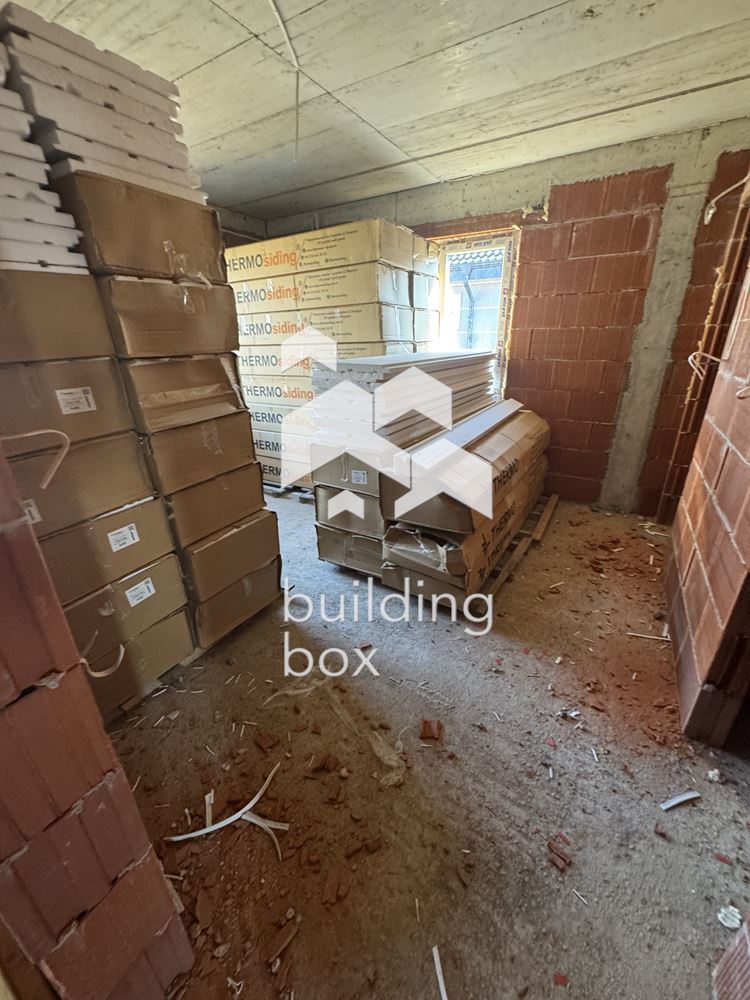 Самостоятелна къща в село Маноле - 0