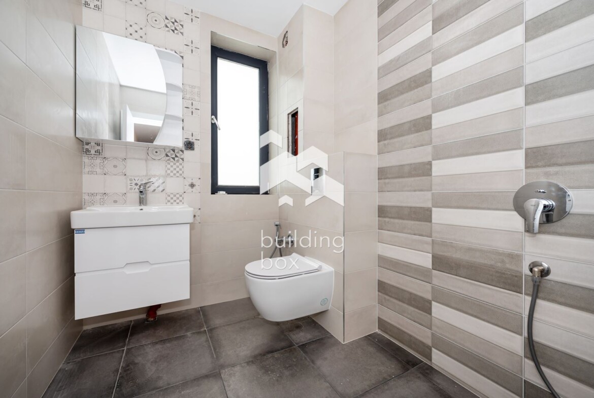 Тристаен апартамент, довършен до ключ - кв. Остромила - 0