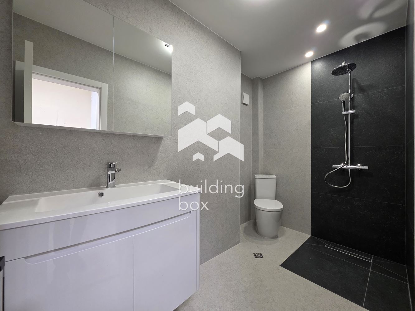 Просторен многостиаен след ремонт в Павлово - 0