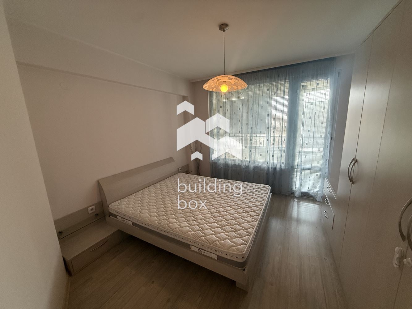 Просторен и семеен тристаен апартамент в кв. Гео Милев - 0