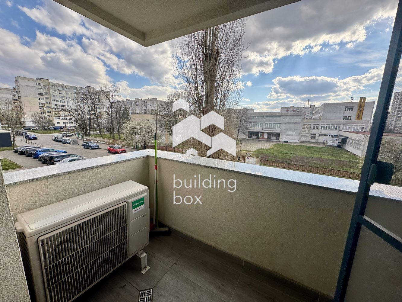 Просторен двустаен във Връбница 1 - 0