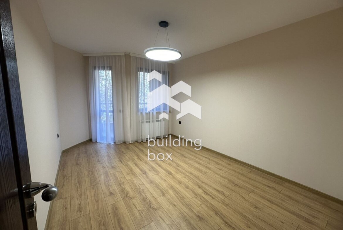 Тристаен апартамент до Второ РПУ - 0