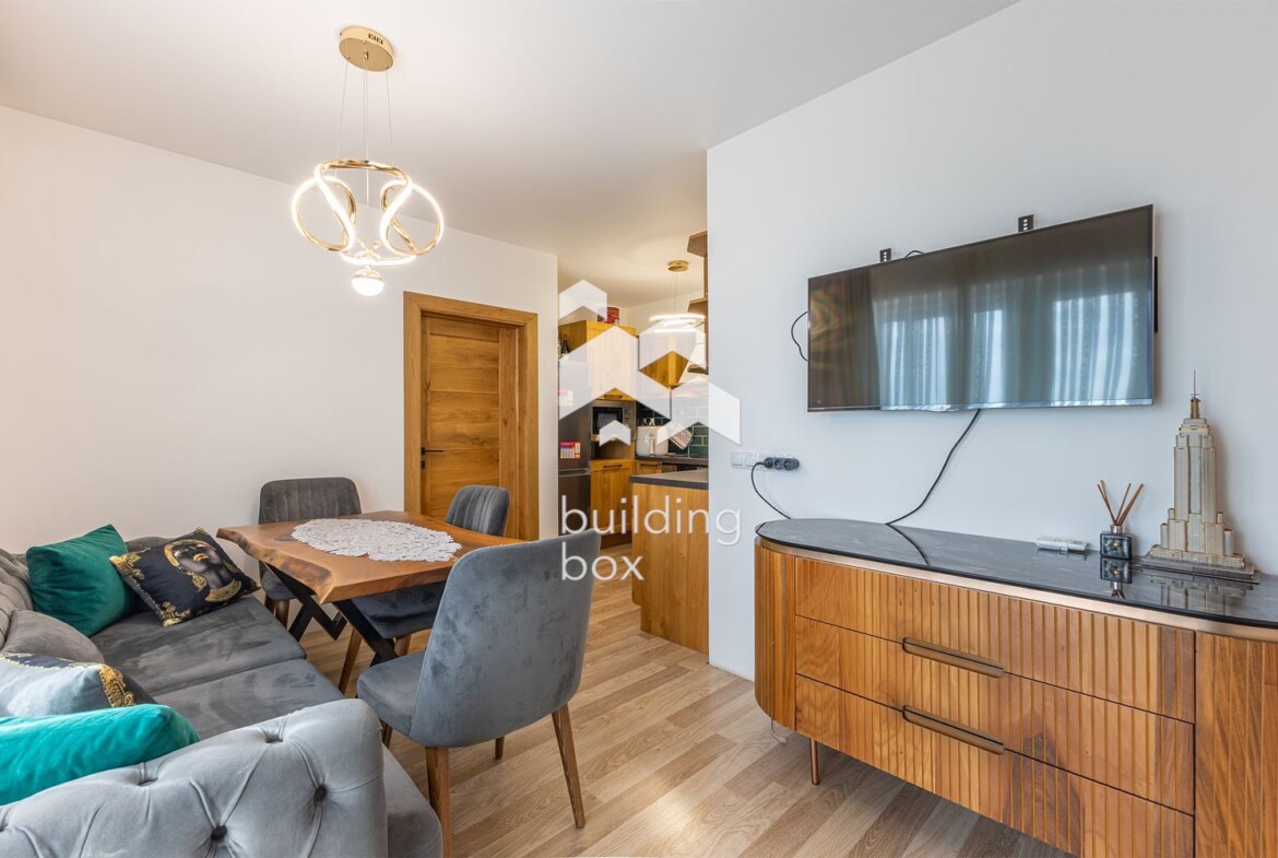 Тристаен апартамент с паркомясто - 0