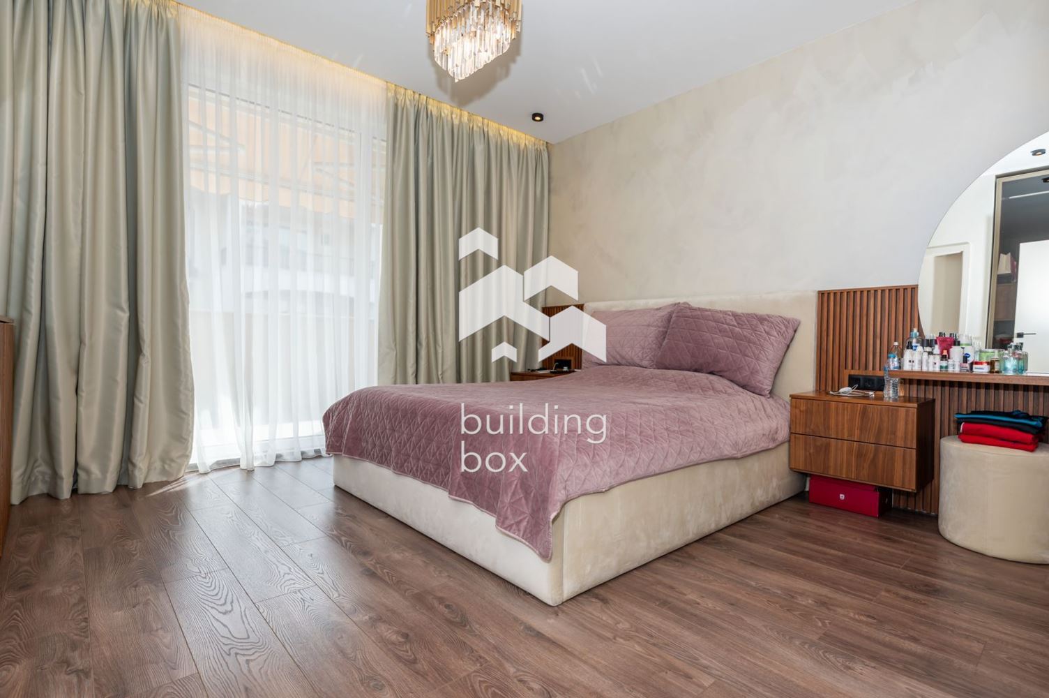 Триетажна луксозна къща в град Пловдив, кв. Остромила - 0