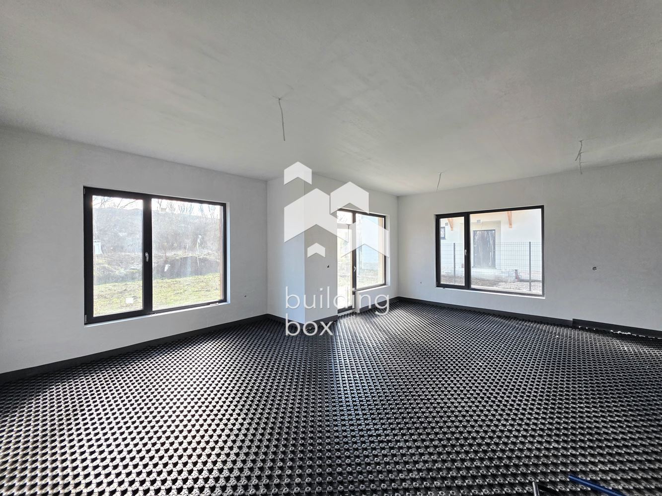 Качество! Простор с двор 600 кв.м.! Еднофамилна къща с Акт 16! - 0