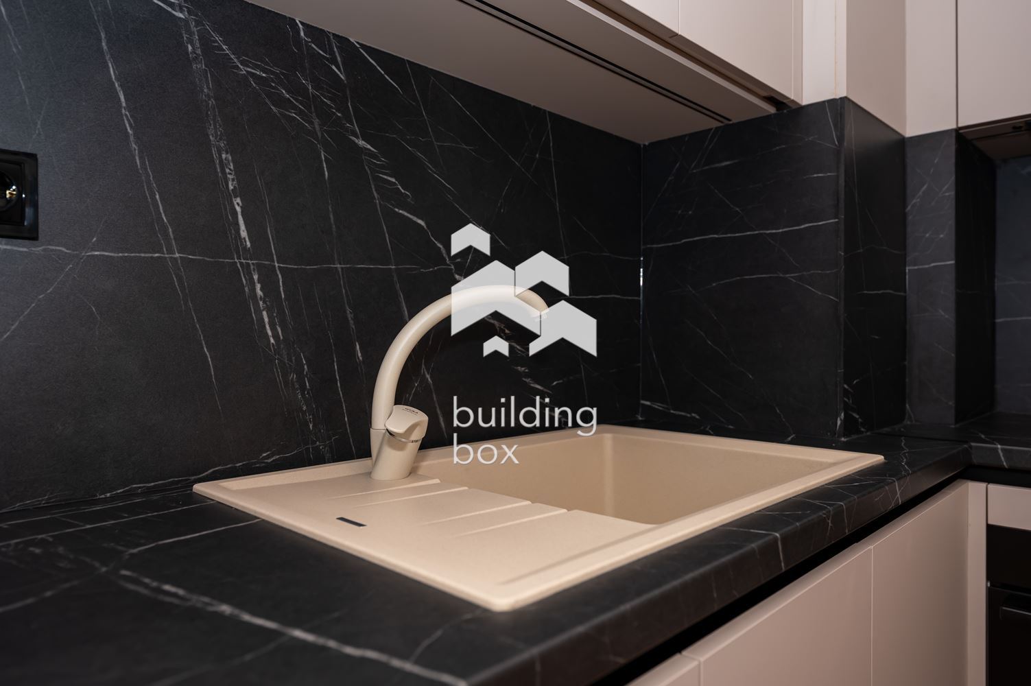 Двустаен апартамент, довършен до ключ - кв. Тракия - 0