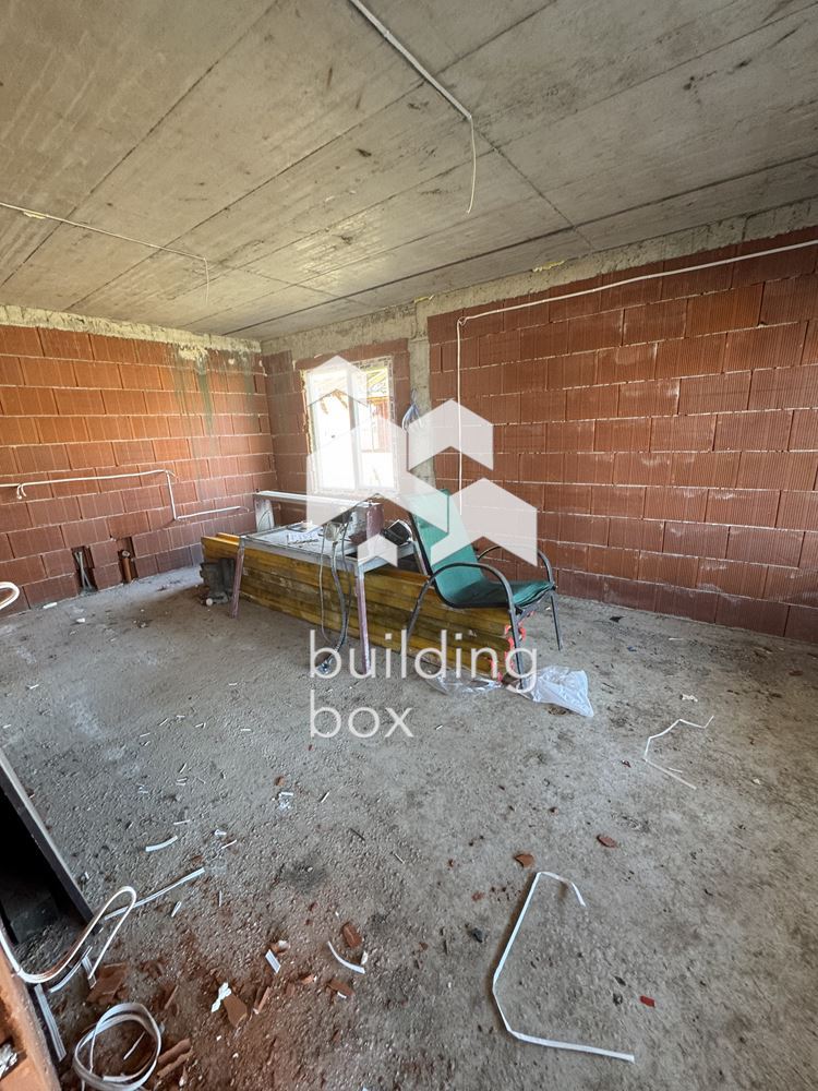 Самостоятелна къща в село Маноле - 0