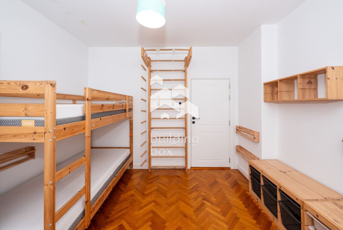 Уютен, обзаведен тристаен апартамент - кв. Каменица 1 - 0