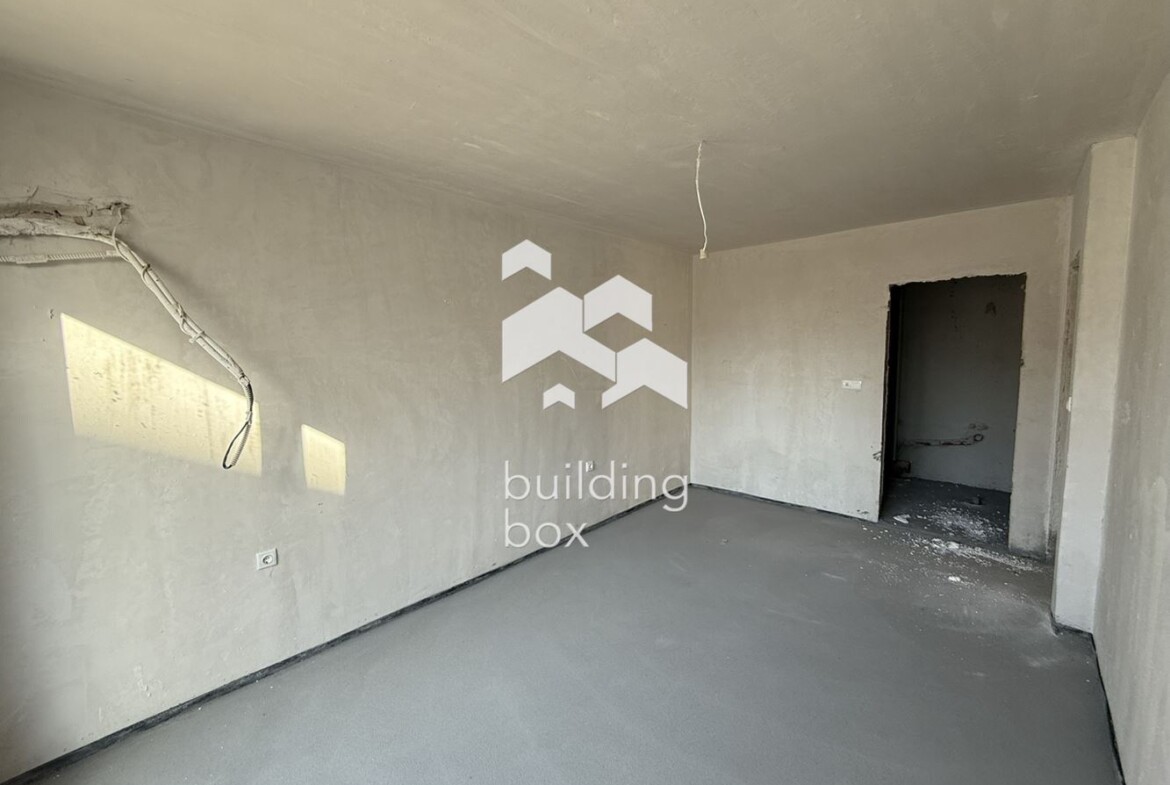 Тристаен апартамент с двор пред АКТ16 - кв. Остромила - 0