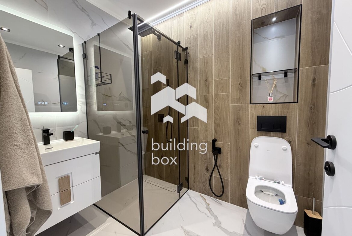 Тристаен луксозен апартамент под наем - к-с Роял Гардън - 0