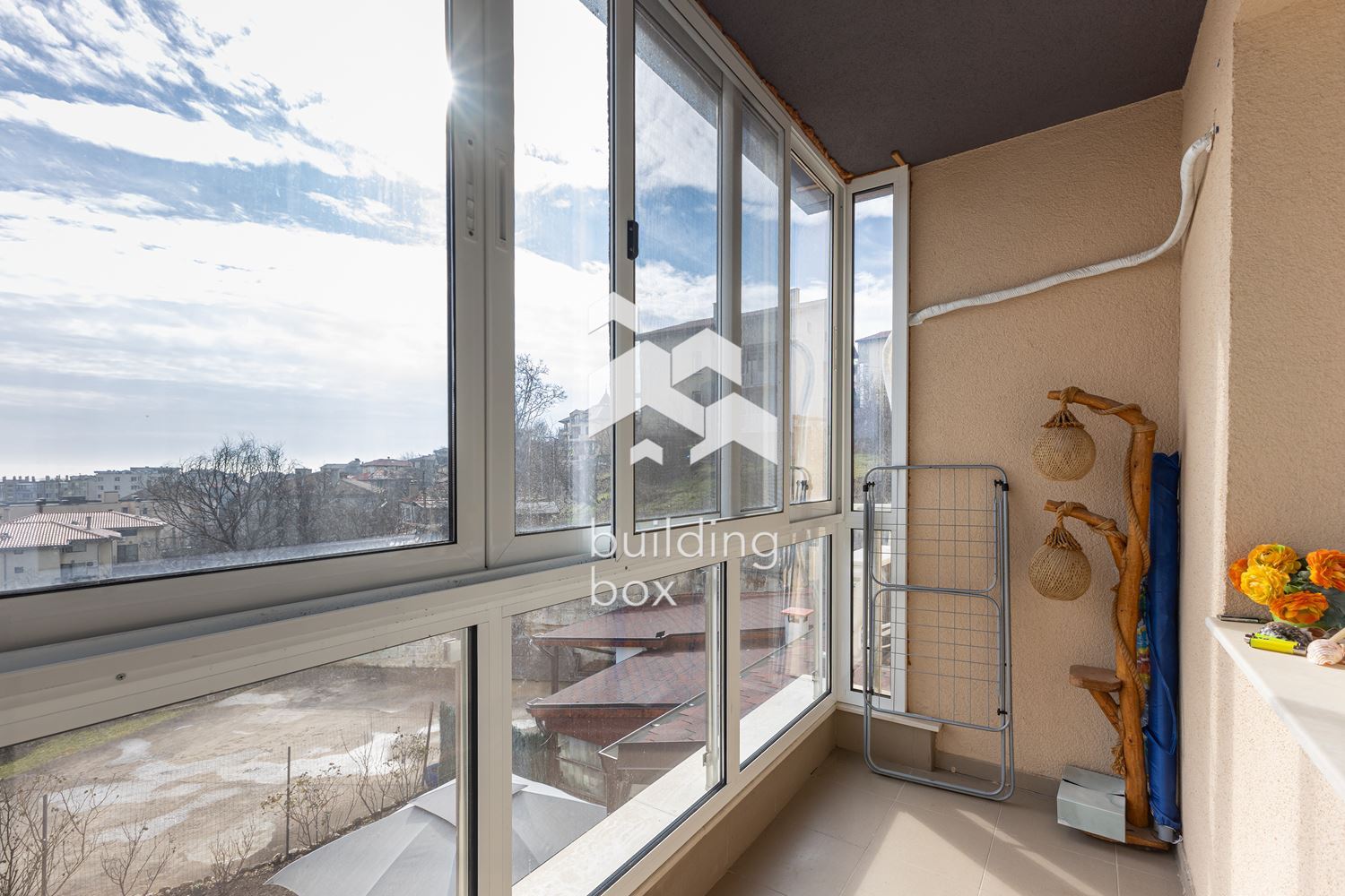 Тристаен апартамент с паркомясто - 0