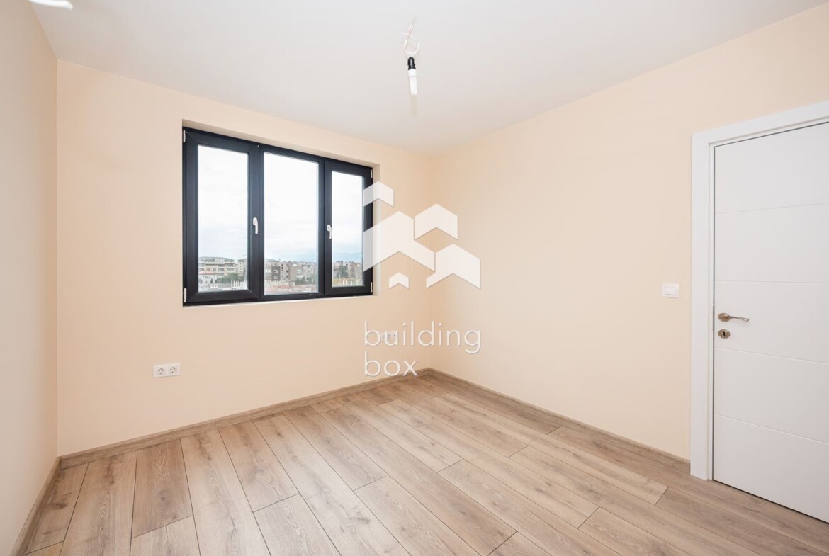 Тристаен апартамент, довършен до ключ - кв. Остромила - 0