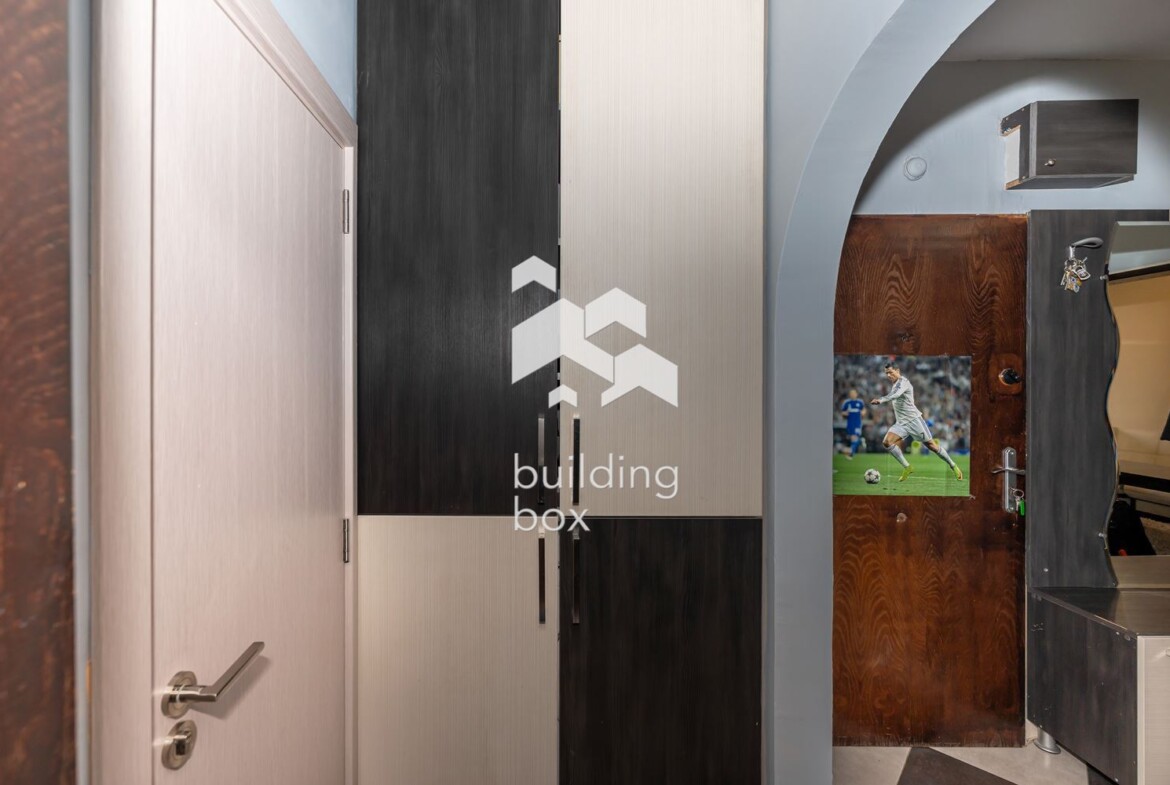 Апартамент с три отделни помещения срещу Съдебната палата - 0