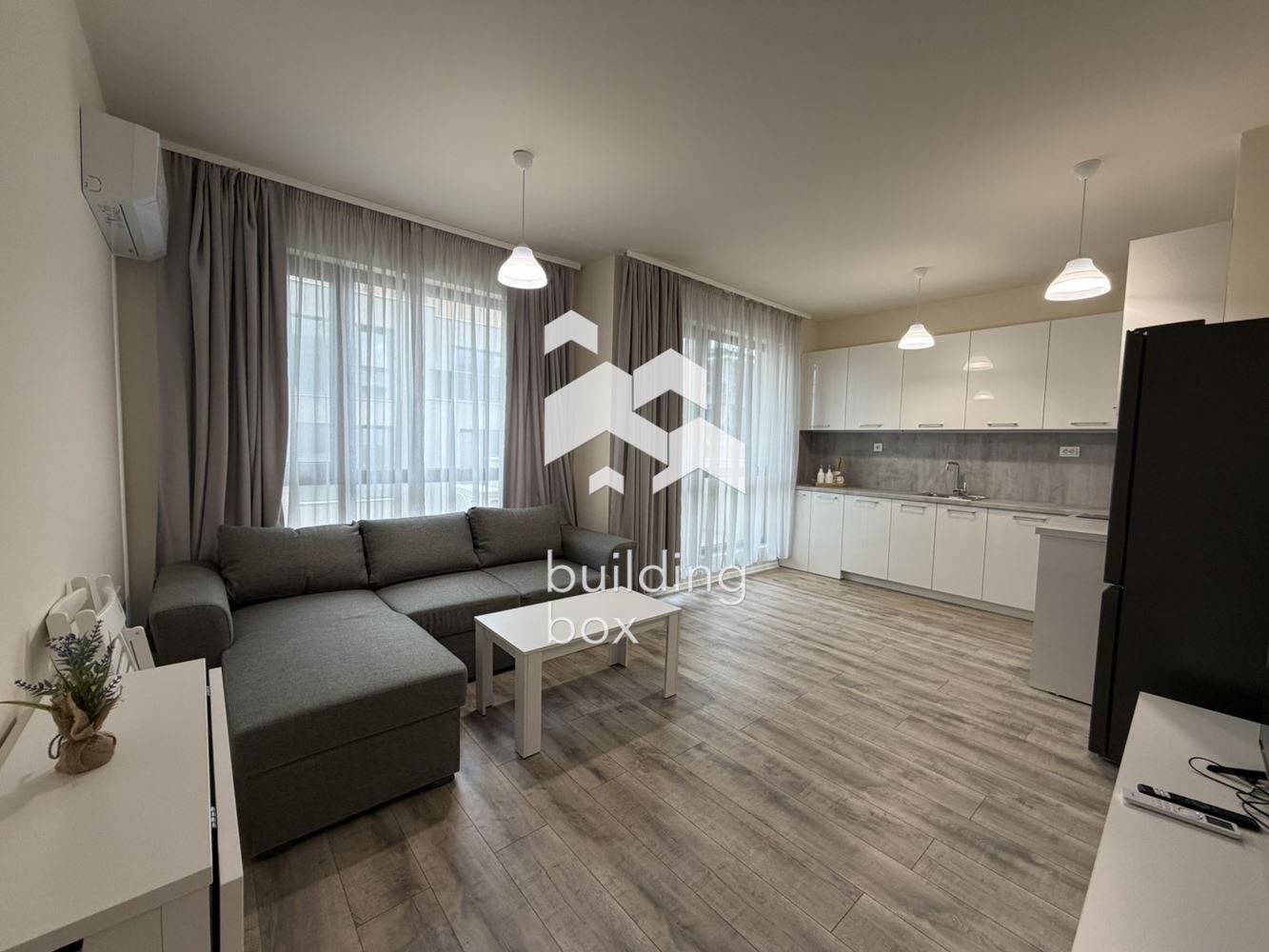 Двустаен апартамент под наем - кв. Смирненски к-с Алгара - 0