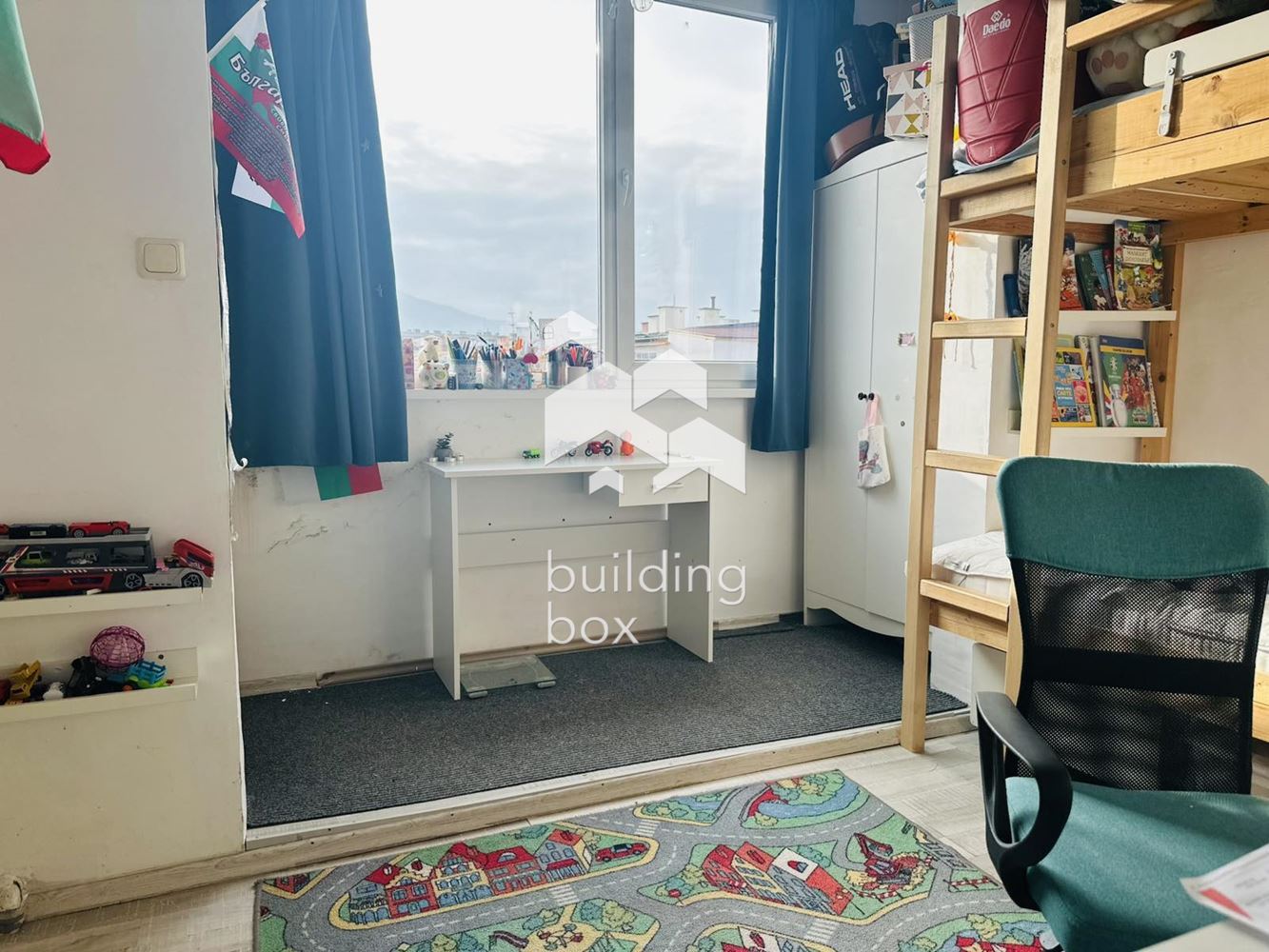 Светъл тристаен апартамент - 0