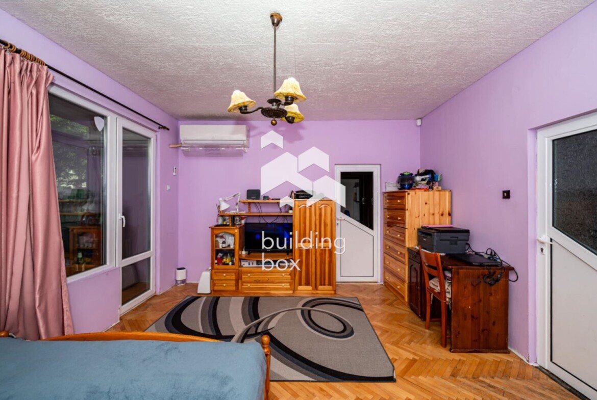 Двустаен апартамент - кв. Кючук Париж - 0