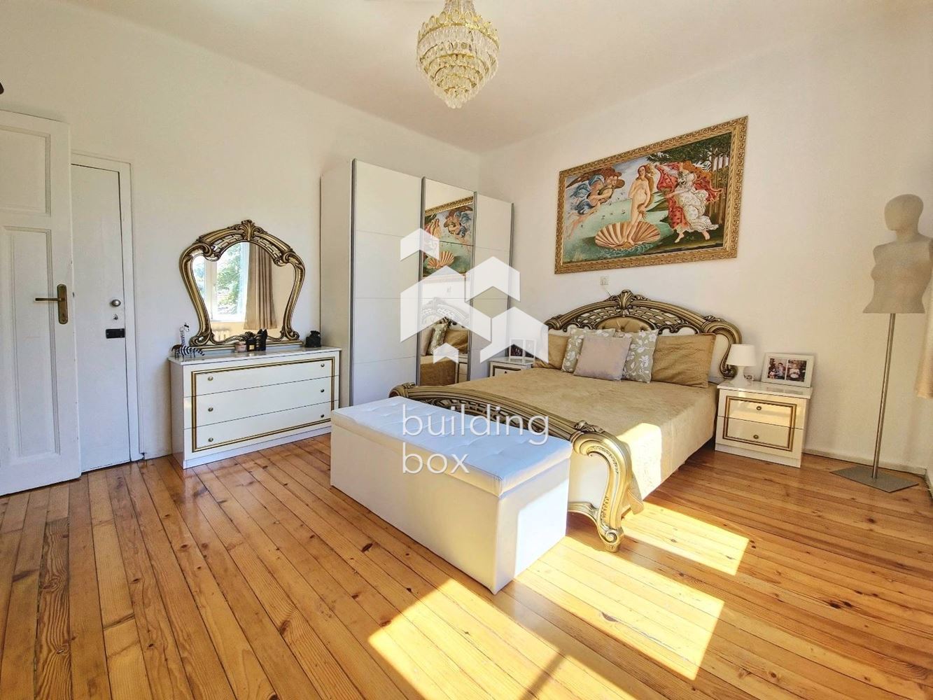 Тристаен апартамент на ул. "Любен Каравелов" - 0