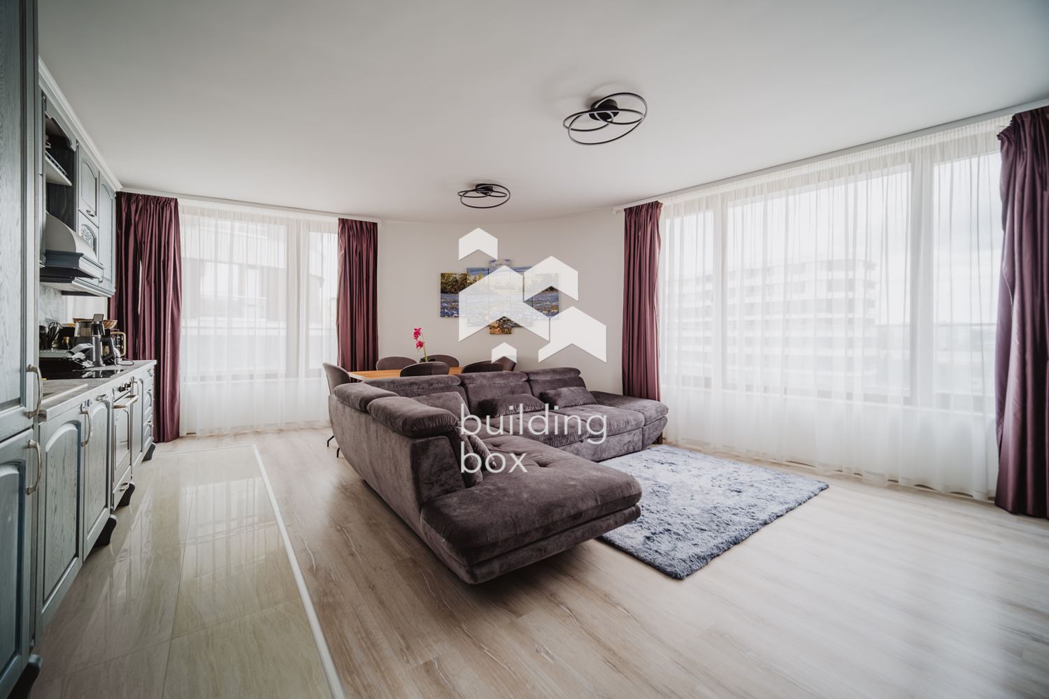 Тристаен обзаведен СИТИ ПАРК ЮГ - 0