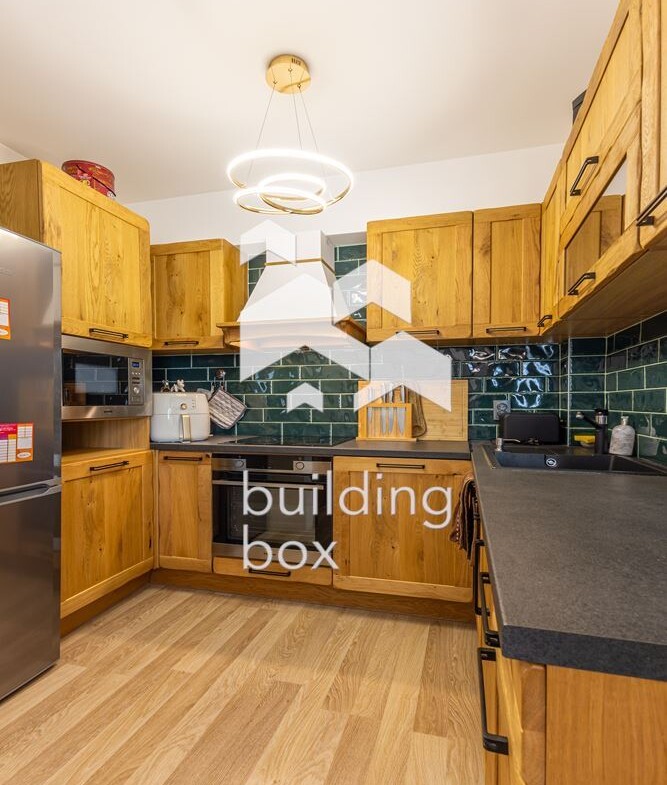 Тристаен апартамент с паркомясто - 0