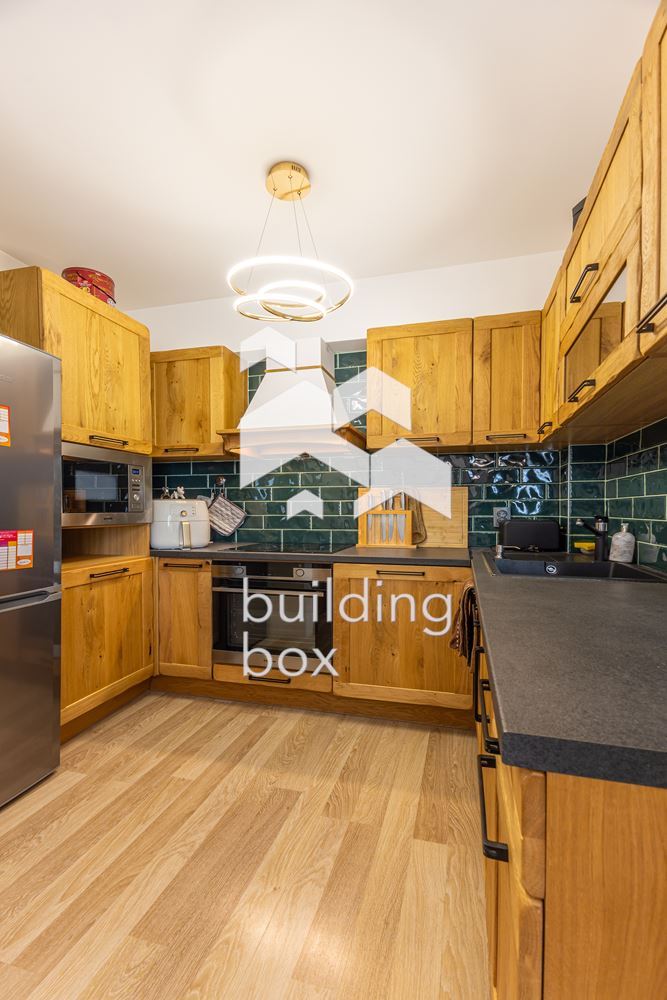 Тристаен апартамент с паркомясто - 0