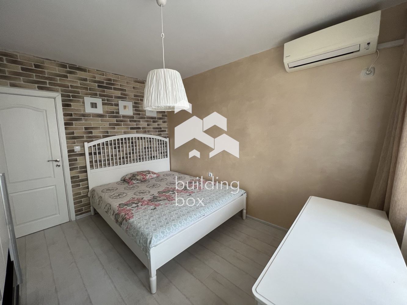 Тристаен апартамент - кв. Прослав - 0