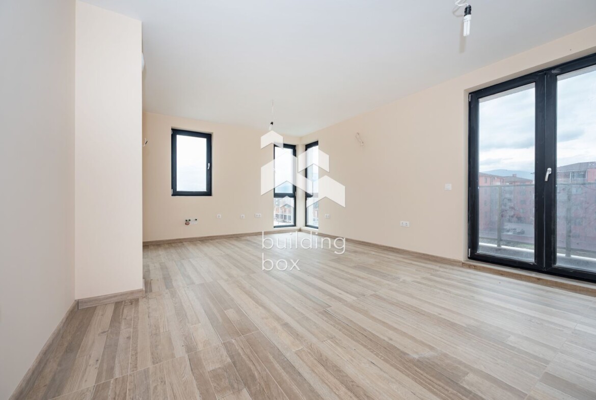 Тристаен апартамент, довършен до ключ - кв. Остромила - 0