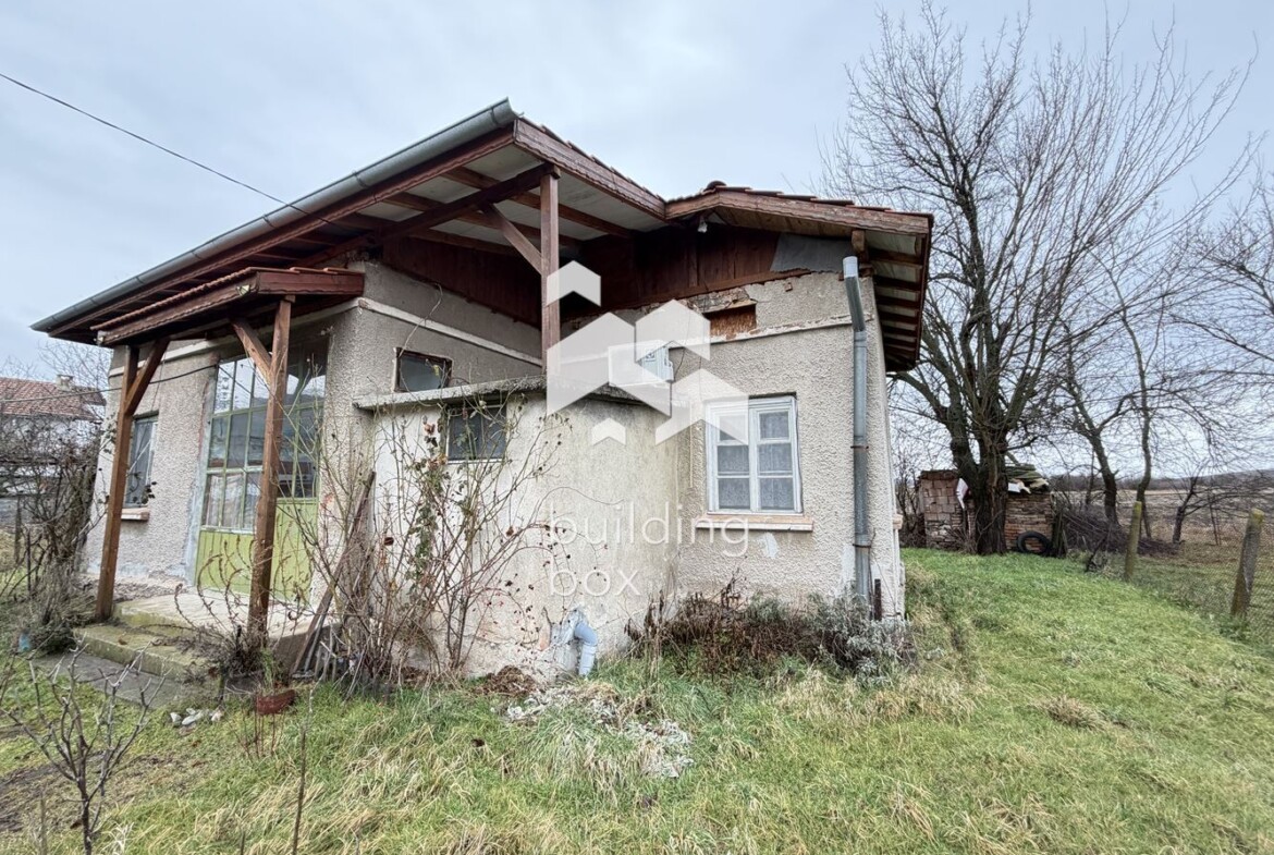 Къща - с. Долни Раковец - 0