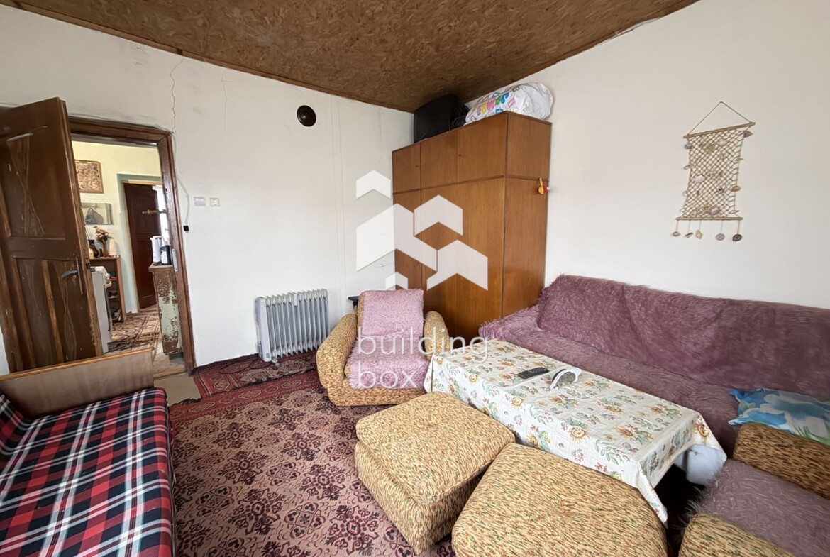 Къща - с. Долни Раковец - 0