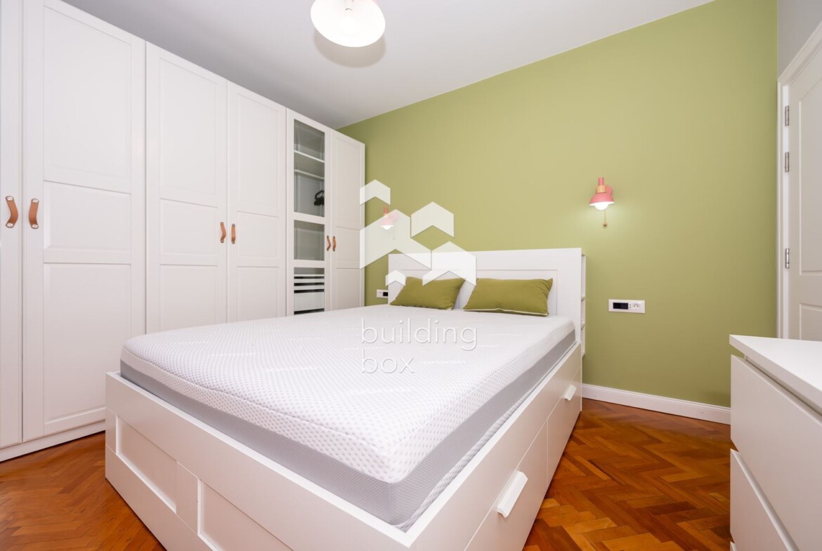 Уютен, обзаведен тристаен апартамент - кв. Каменица 1 - 0