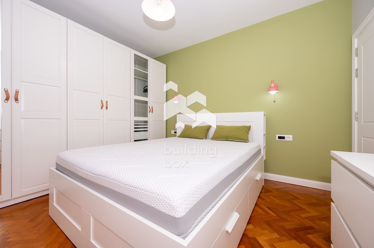 Уютен, обзаведен тристаен апартамент - кв. Каменица 1 - 0