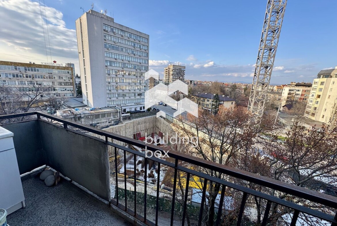 Просторен тристаен в Гео Милев - 0