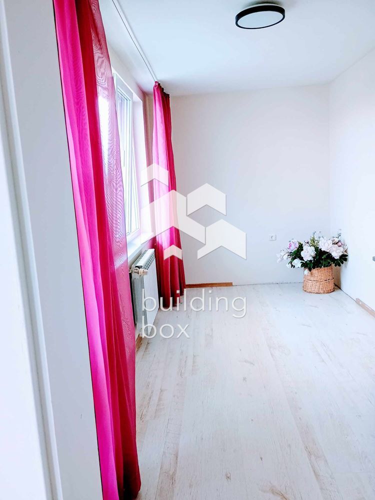 Уютен и светъл тристаен апартамент в Центъра - 0