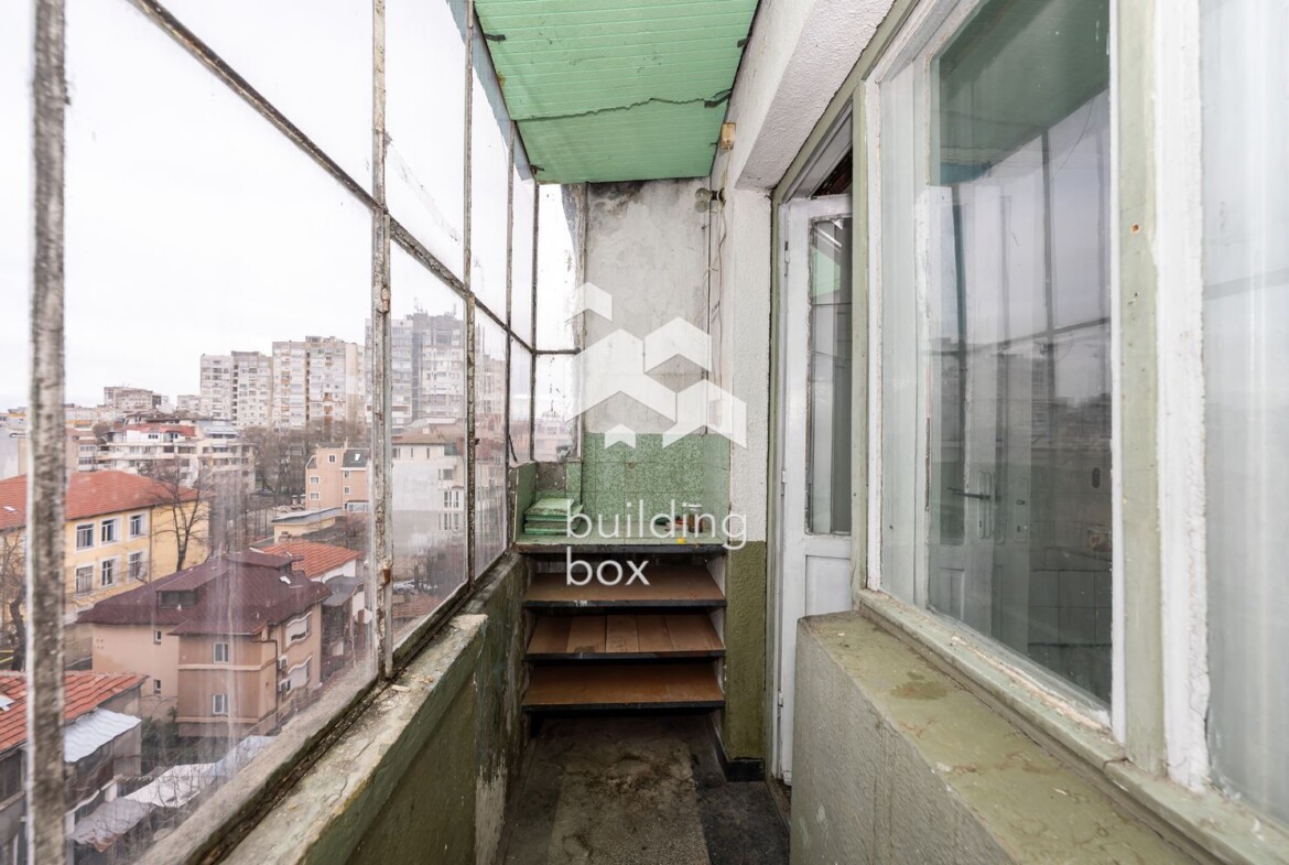 Тристаен апартамент срещу казино Риц - гр. Пловдив - 0