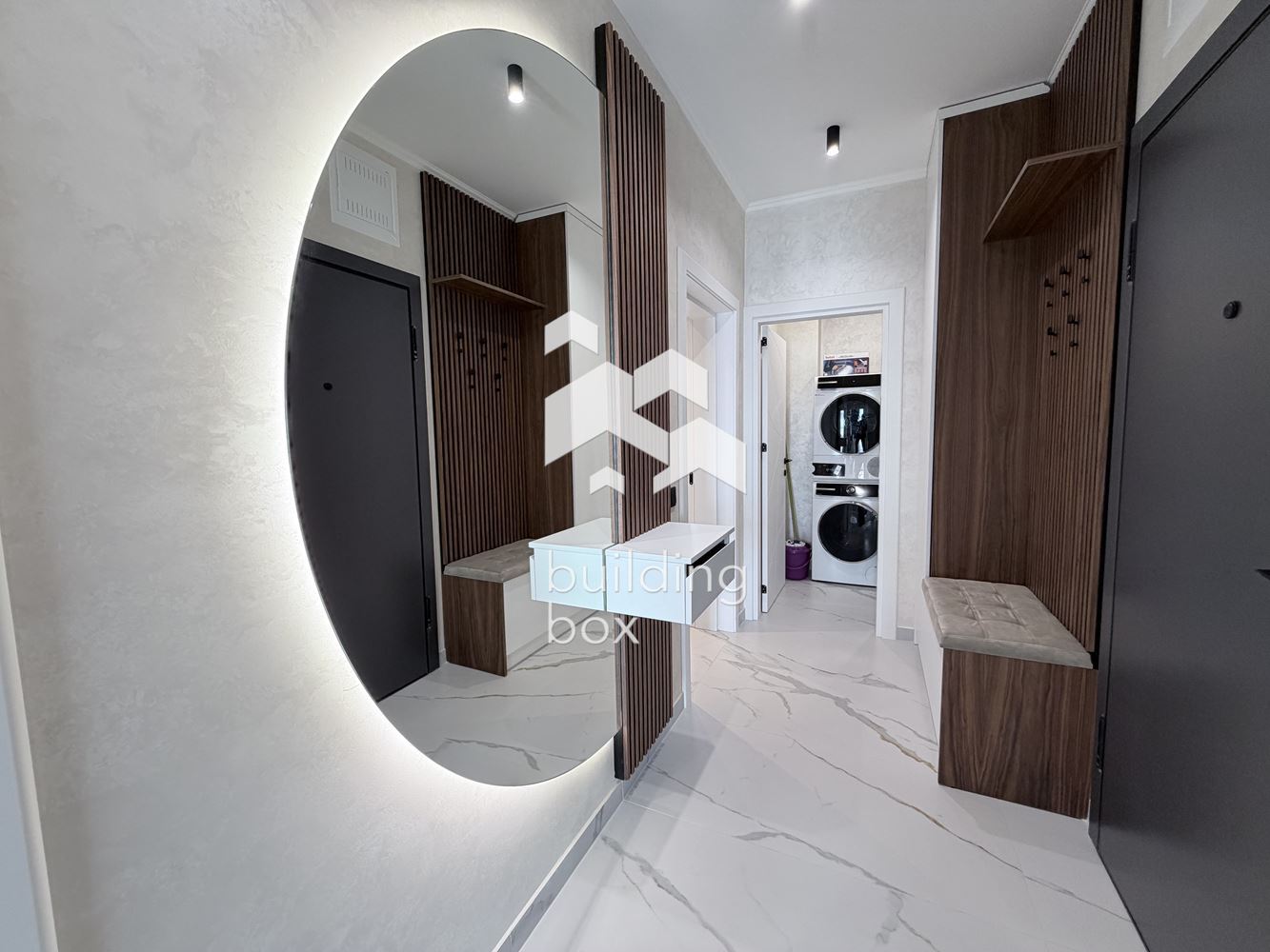 Тристаен луксозен апартамент под наем - к-с Роял Гардън - 0