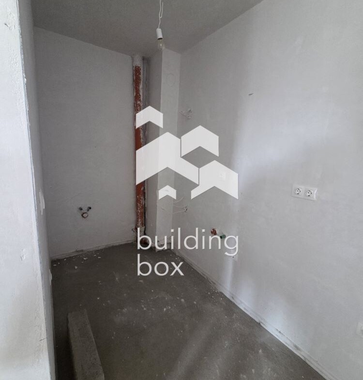 Двустаен апартамент в кв. „Остромила“ - 0