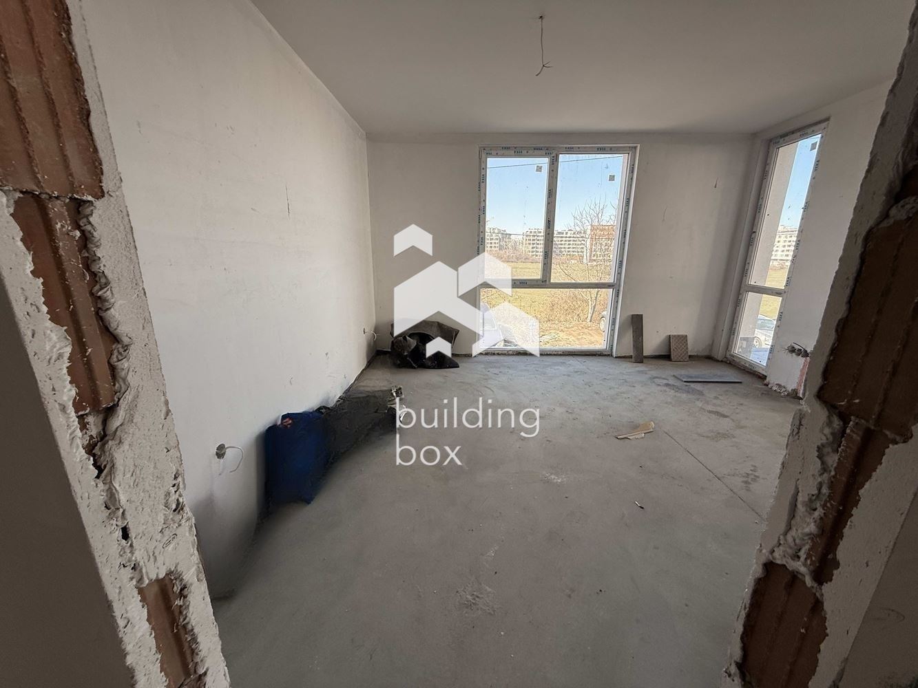 Двустаен апартамент до „Нов българиски университет“ - 0