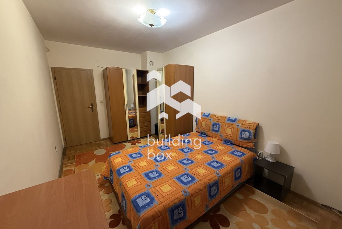 Двустаен, обзаведен апартамент в близост до Руски паметник - 0