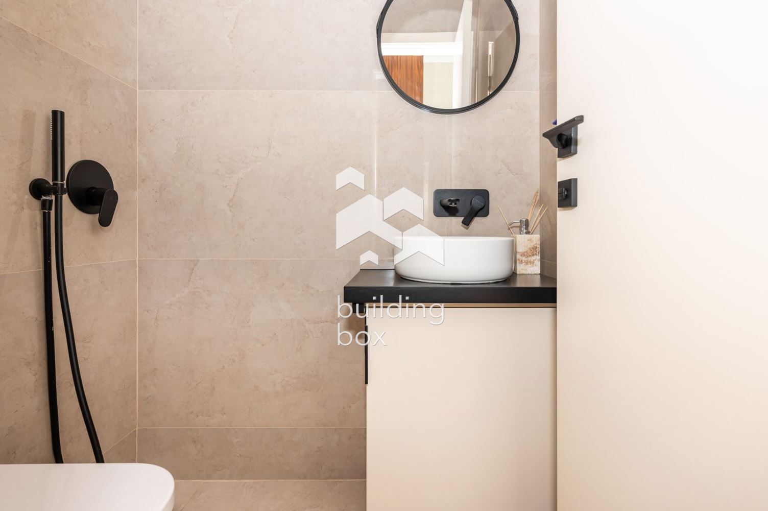 Триетажна луксозна къща в град Пловдив, кв. Остромила - 0