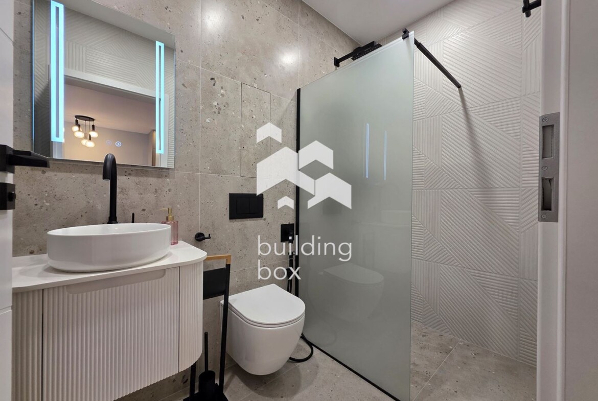 Светъл и просторен апартамент в MONA 3 - 0