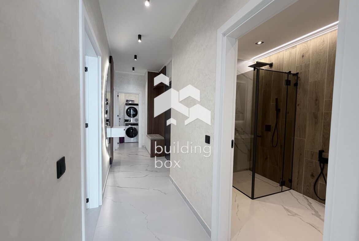 Тристаен луксозен апартамент под наем - к-с Роял Гардън - 0