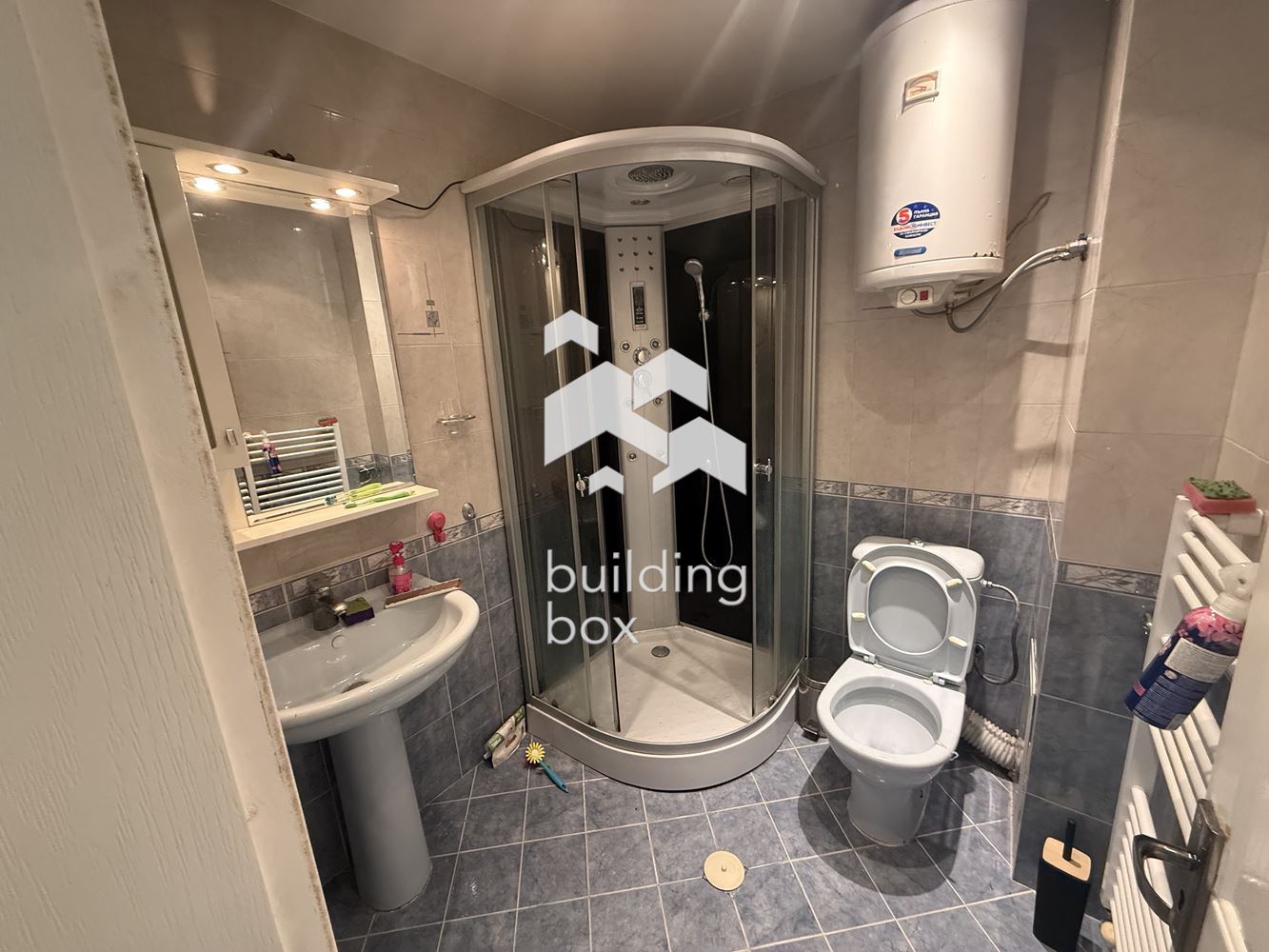 Просторен и семеен тристаен апартамент в кв. Гео Милев - 0