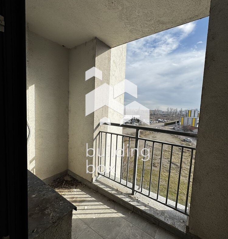 Тристаен апартамент - кв. Дружба 1 - 0