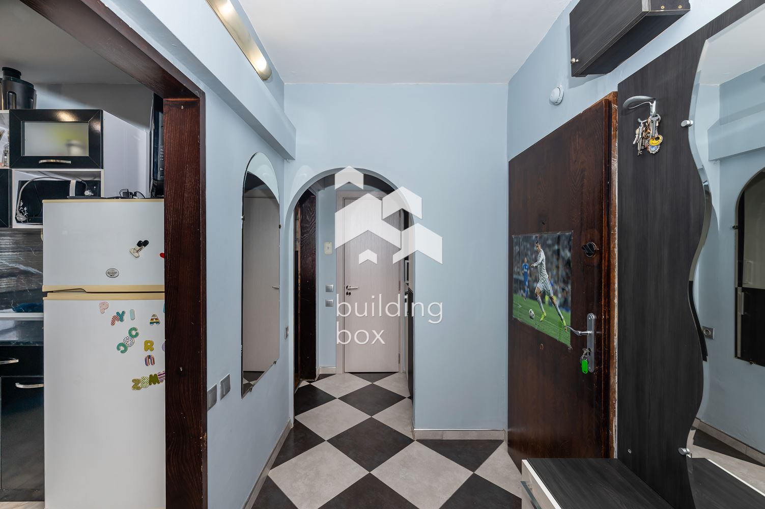 Апартамент с три отделни помещения срещу Съдебната палата - 0