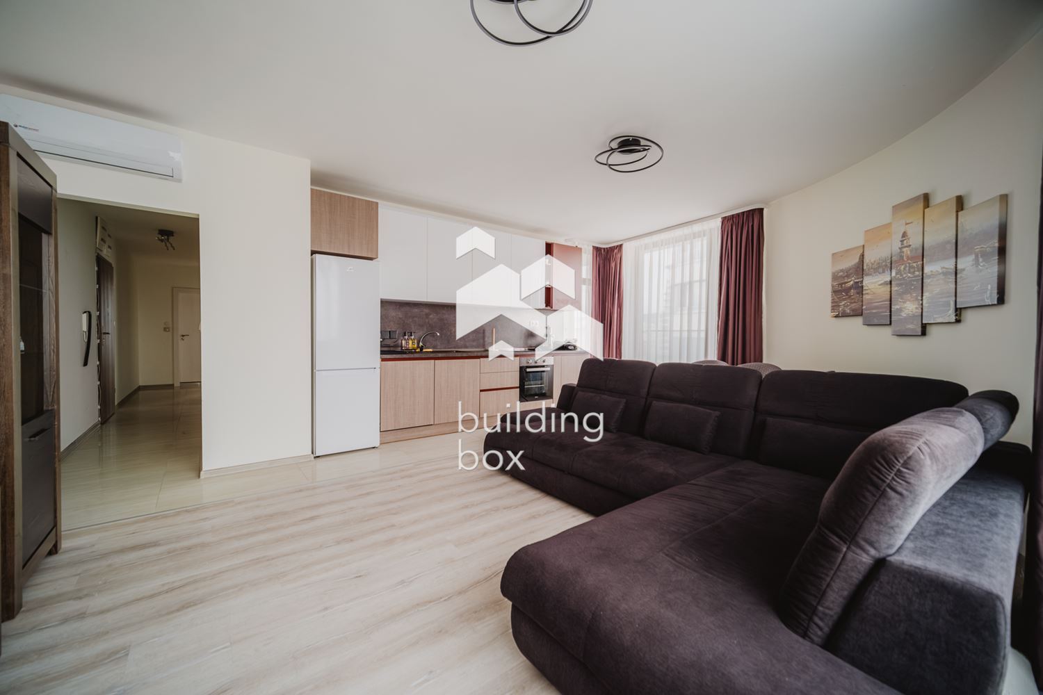 Тристаен обзаведен СИТИ ПАРК ЮГ - 0