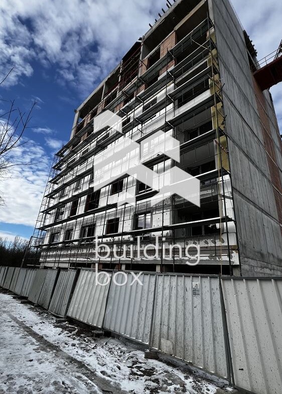 Продава Тристаен апартамент - 0