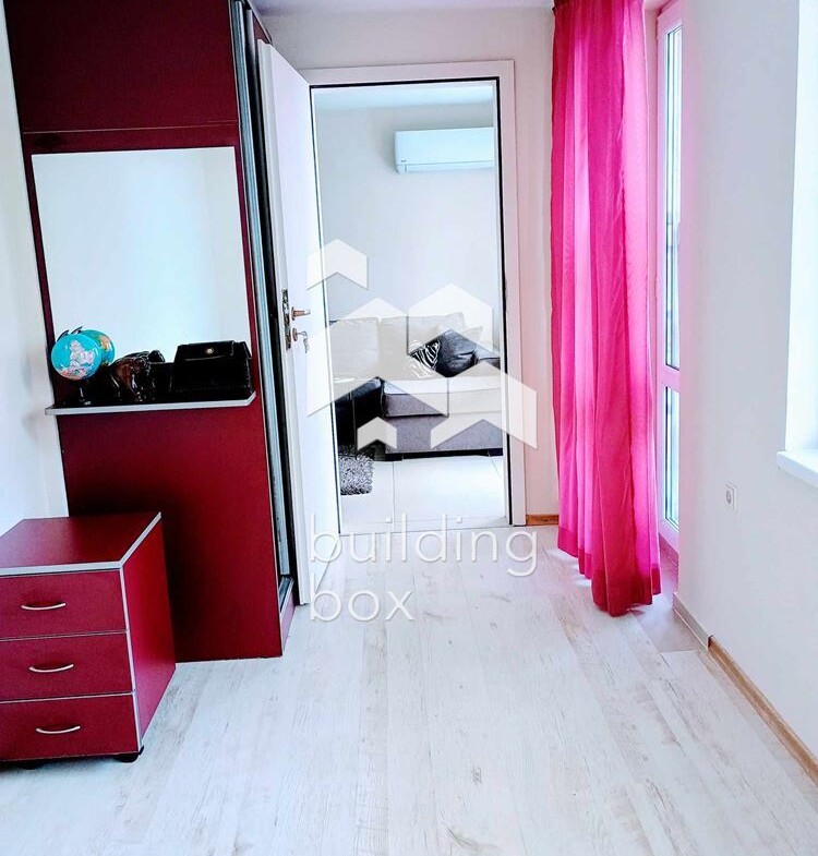 Уютен и светъл тристаен апартамент в Центъра - 0