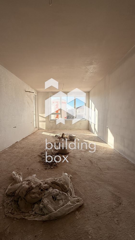 Двустаен апартамент в кв. Остромила до Виа парк