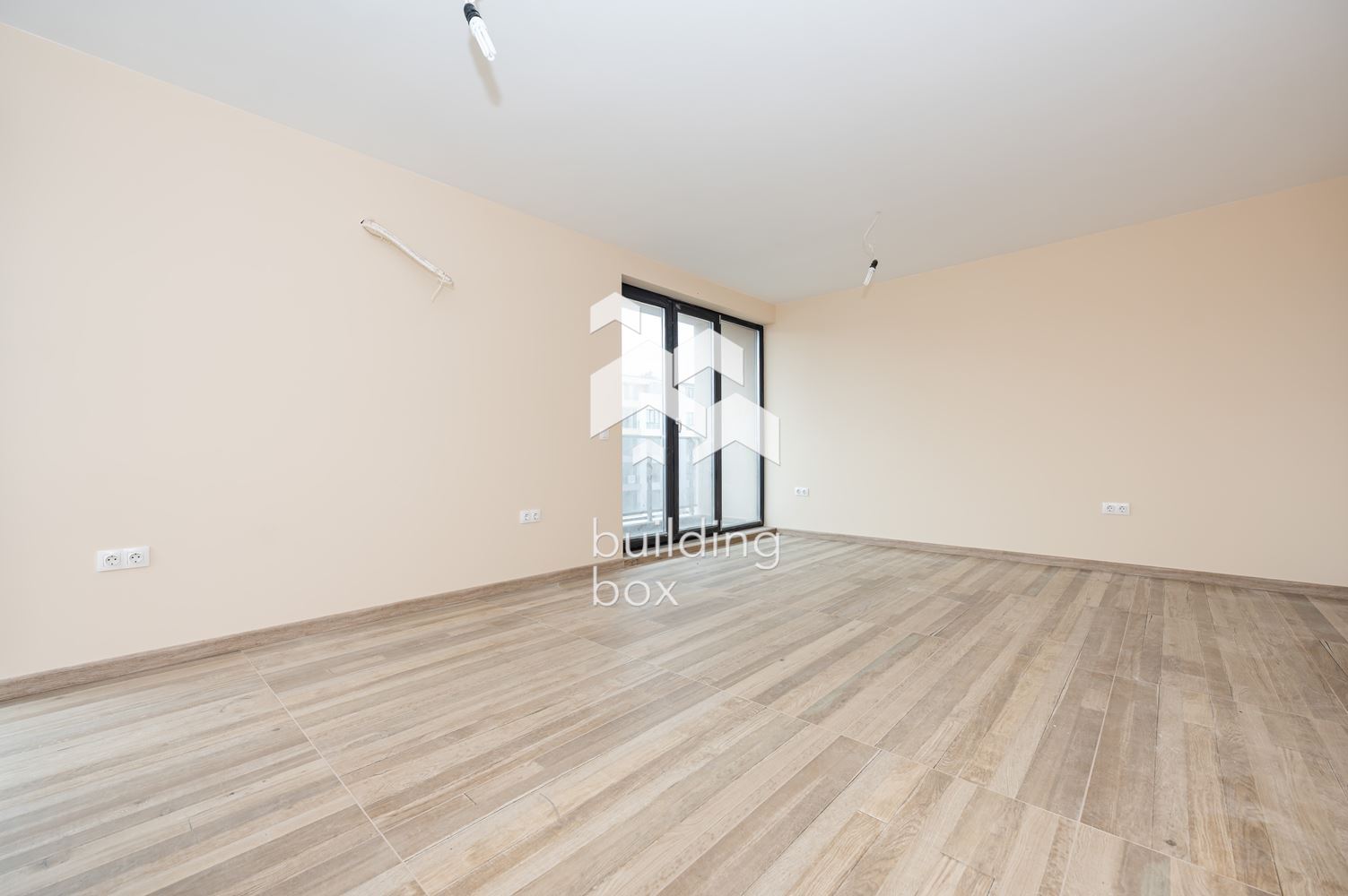 Тристаен апартамент, довършен до ключ - кв. Остромила - 0